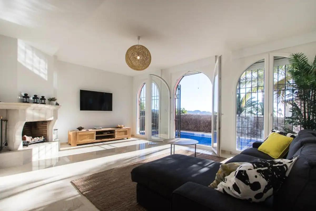 Asia Gardens Villa With Private Pool In Benidorm カーラ・デ・フィネストラット エクステリア 写真