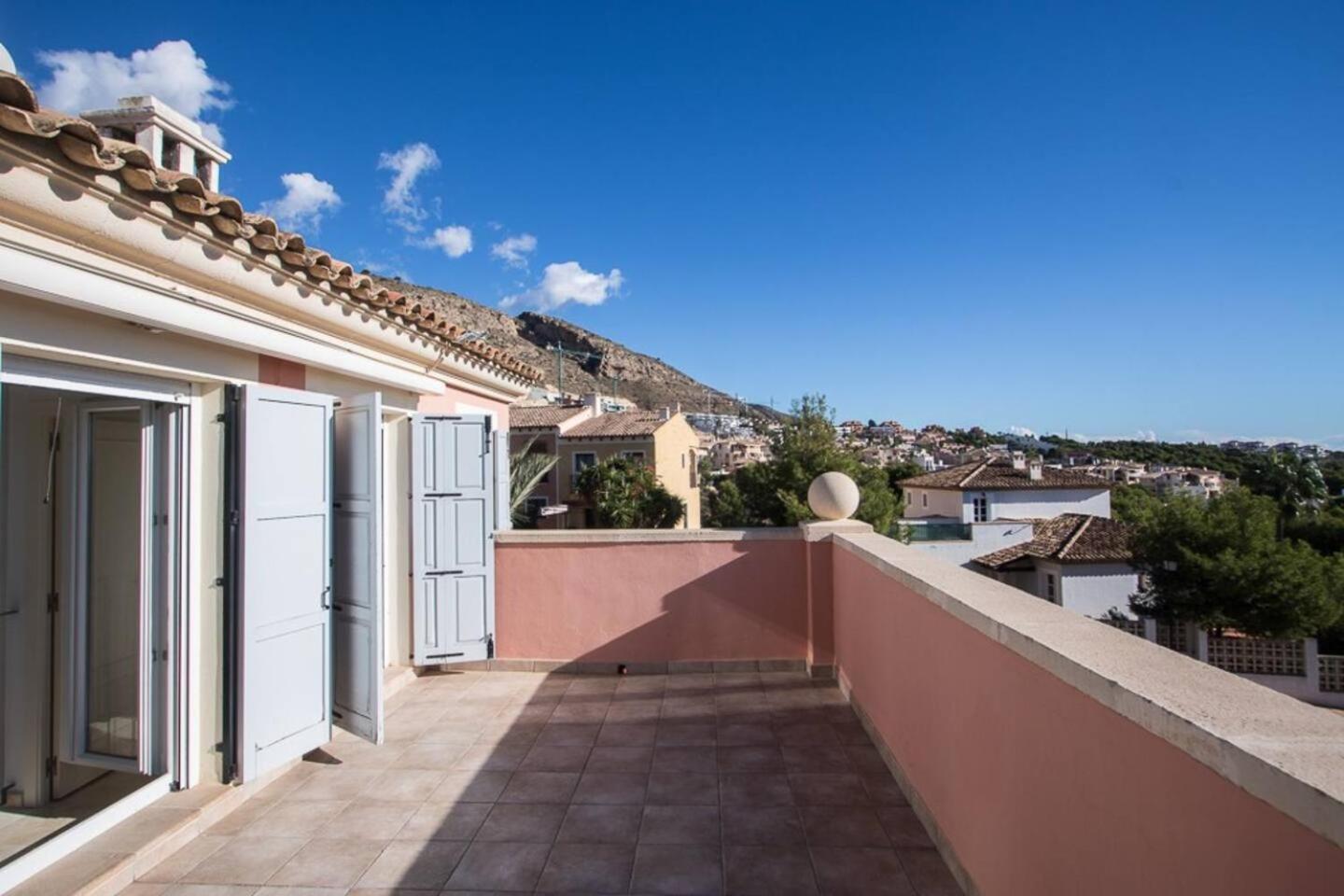 Asia Gardens Villa With Private Pool In Benidorm カーラ・デ・フィネストラット エクステリア 写真